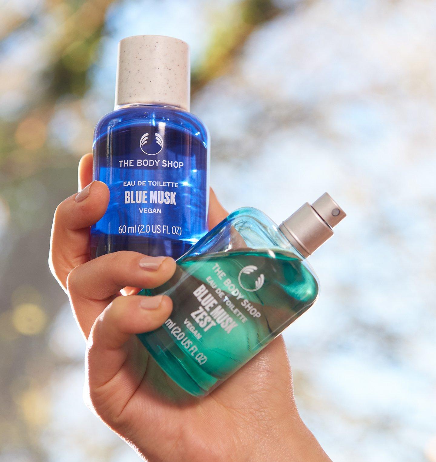Blue Musk & Blue Musk Zest in hand