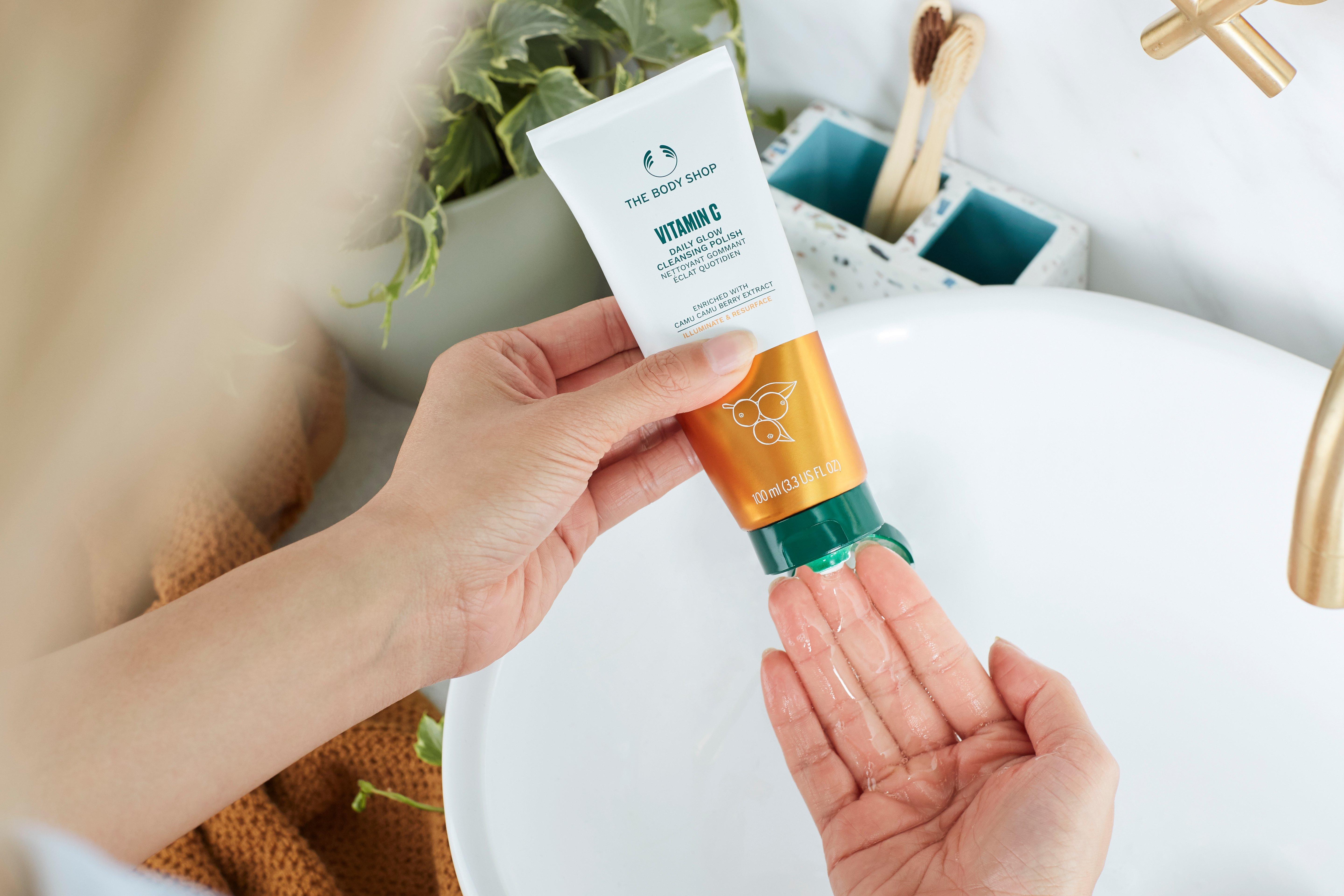 The Body Shop Vitamin C Daily Glow Cleansing Polish