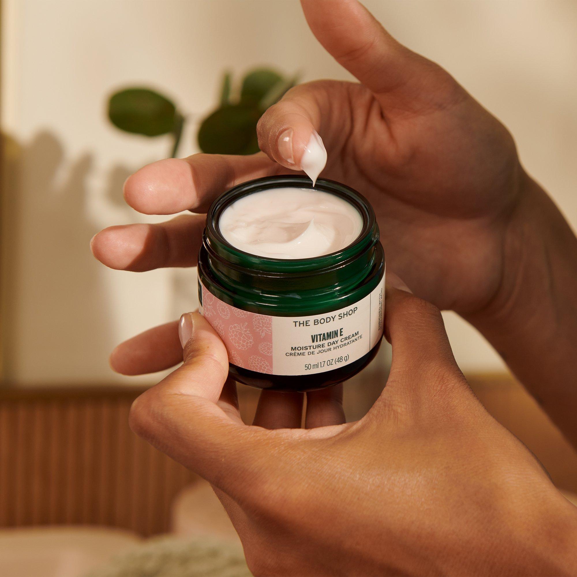 The Body Shop Vitamin E Sink in Moisture Sleeping Mask