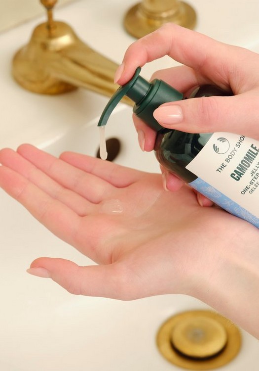 The Body Shop Camomile Jelly One Stop Cleanser The Body Shop Camomile Jelly One Stop Cleanser