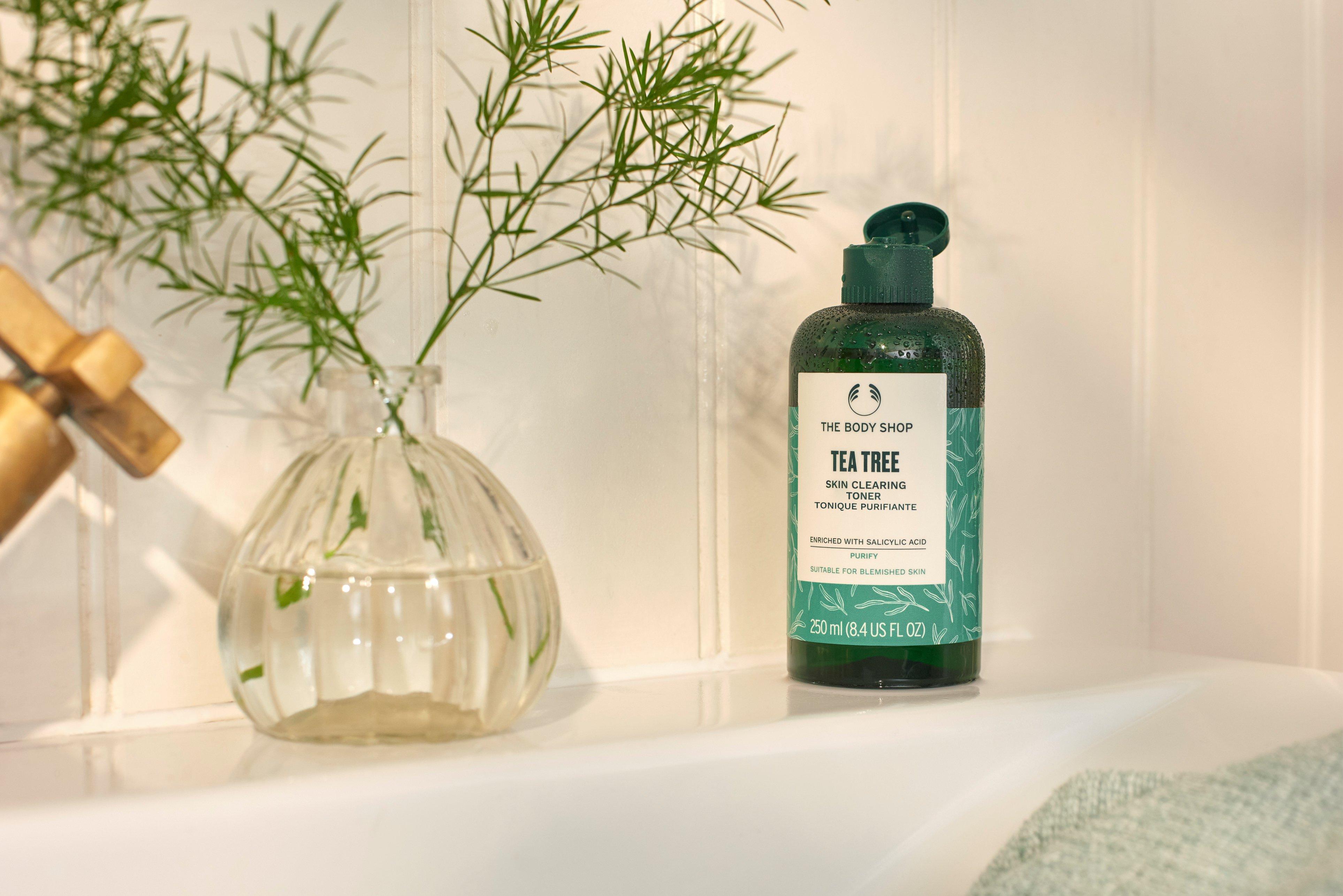 The Body Shop Tea Tree Oil Skin Clearing Mattifying Facial Toner