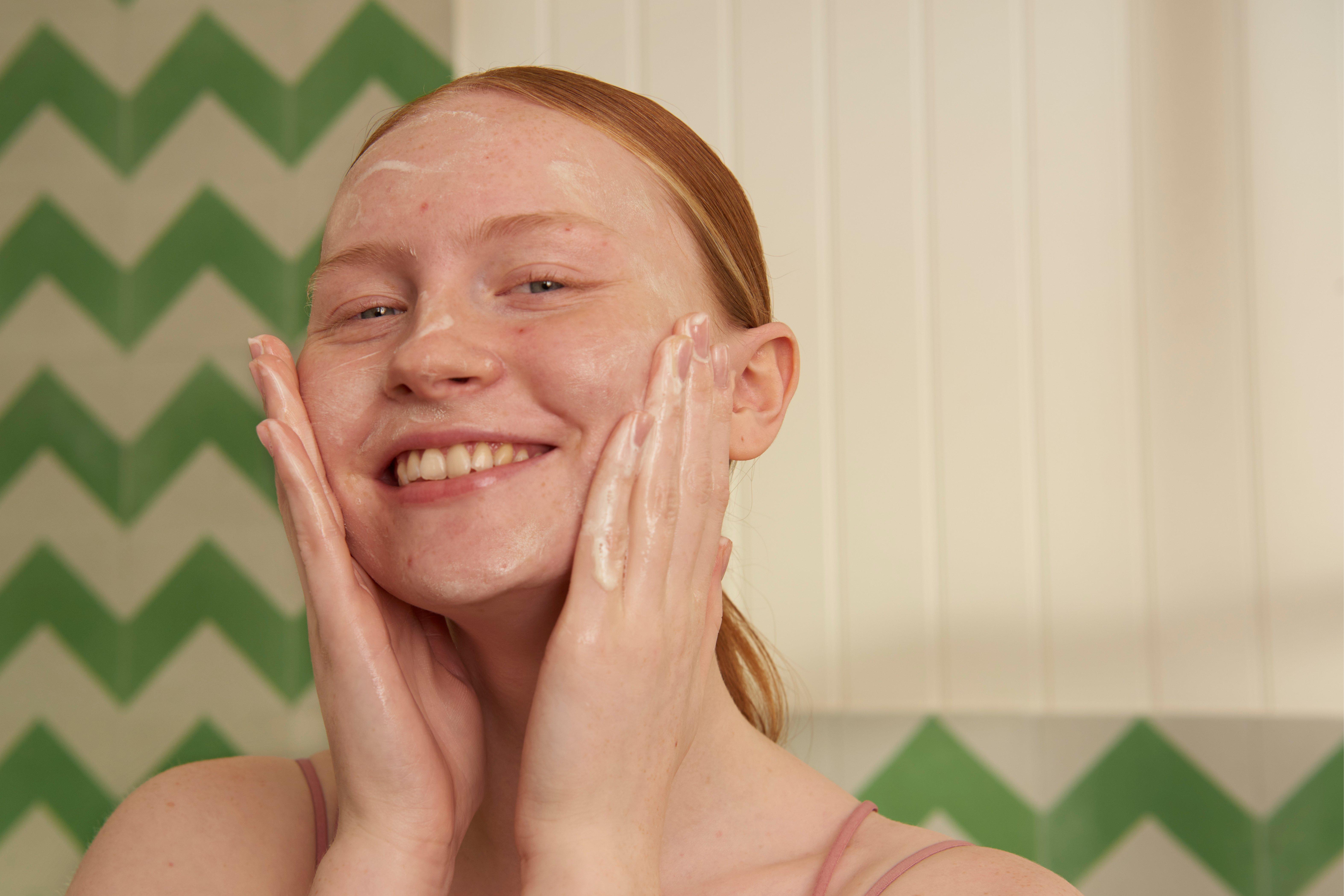 Skin clearing facial hot sale wash