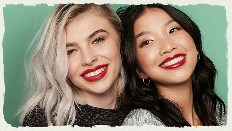Two smiling women Two smiling women