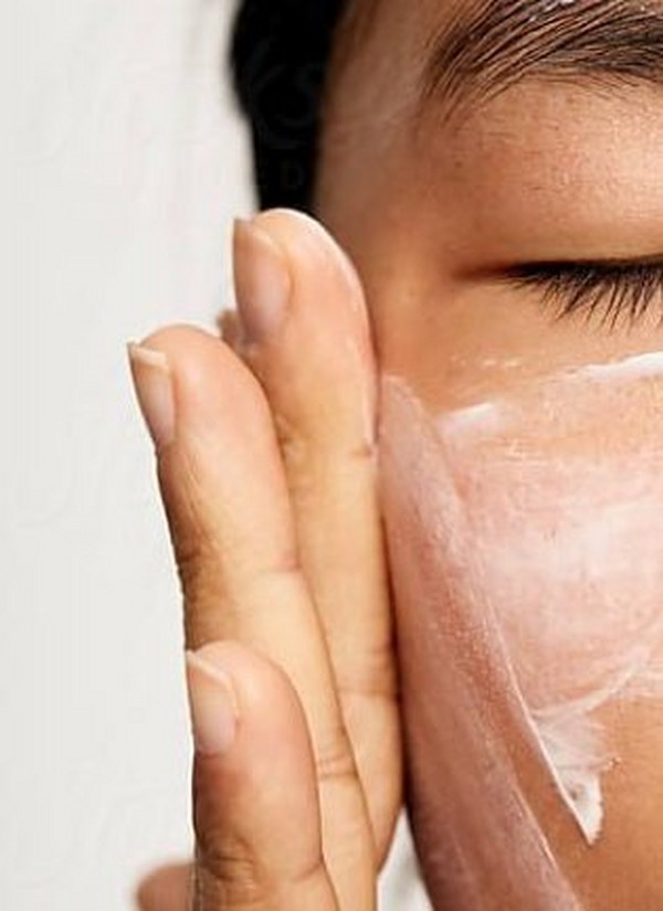 Skincare application Skincare application