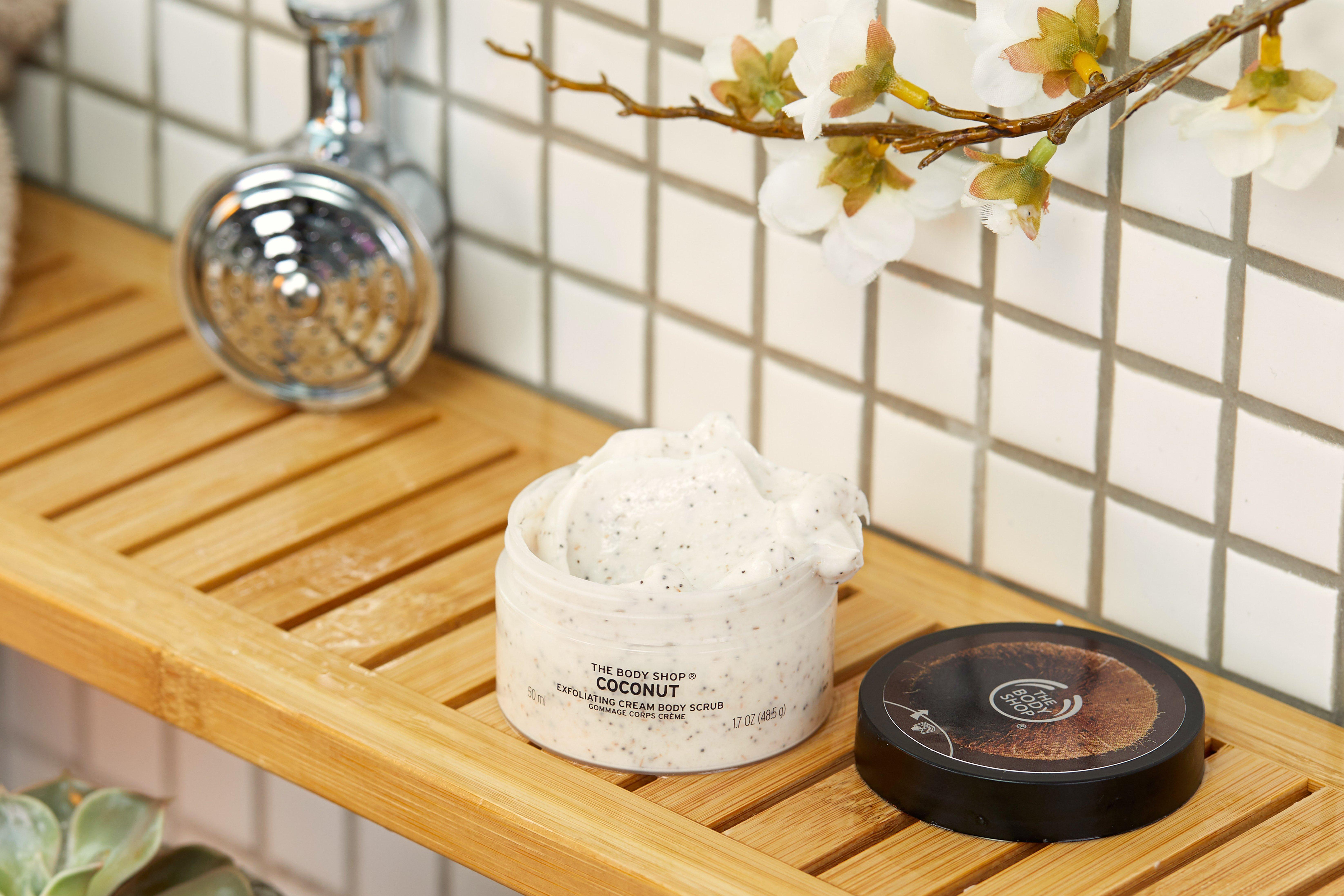 Merchandiser experimenteel Mangel Coconut Body Scrub | Bath & Bodycare |The Body Shop