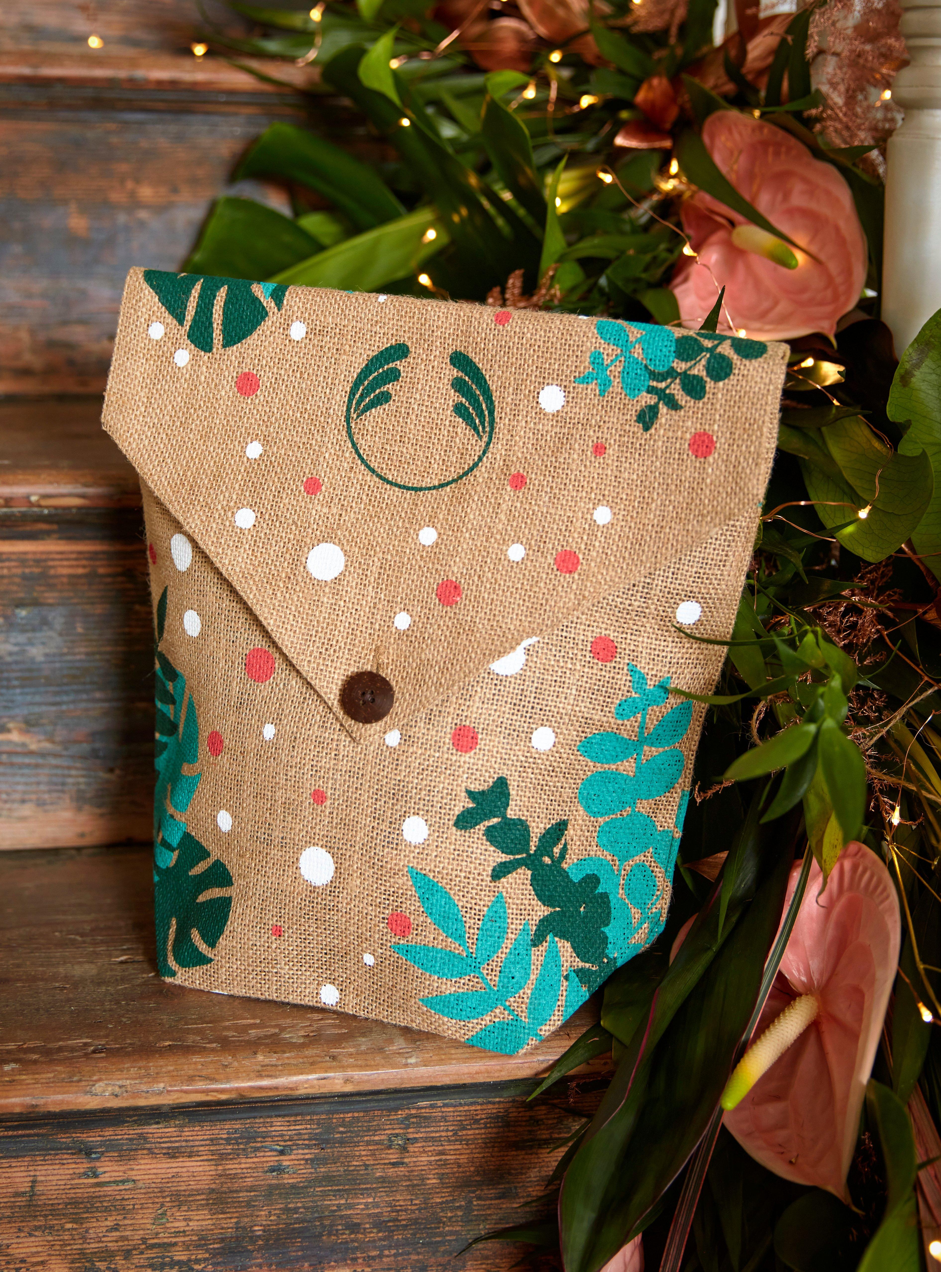 Body shop jute pouch top