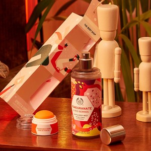 The Body Shop Pomegranate & Red Berry Fragrance Duo Gift Set The Body Shop Pomegranate & Red Berry Fragrance Duo Gift Set