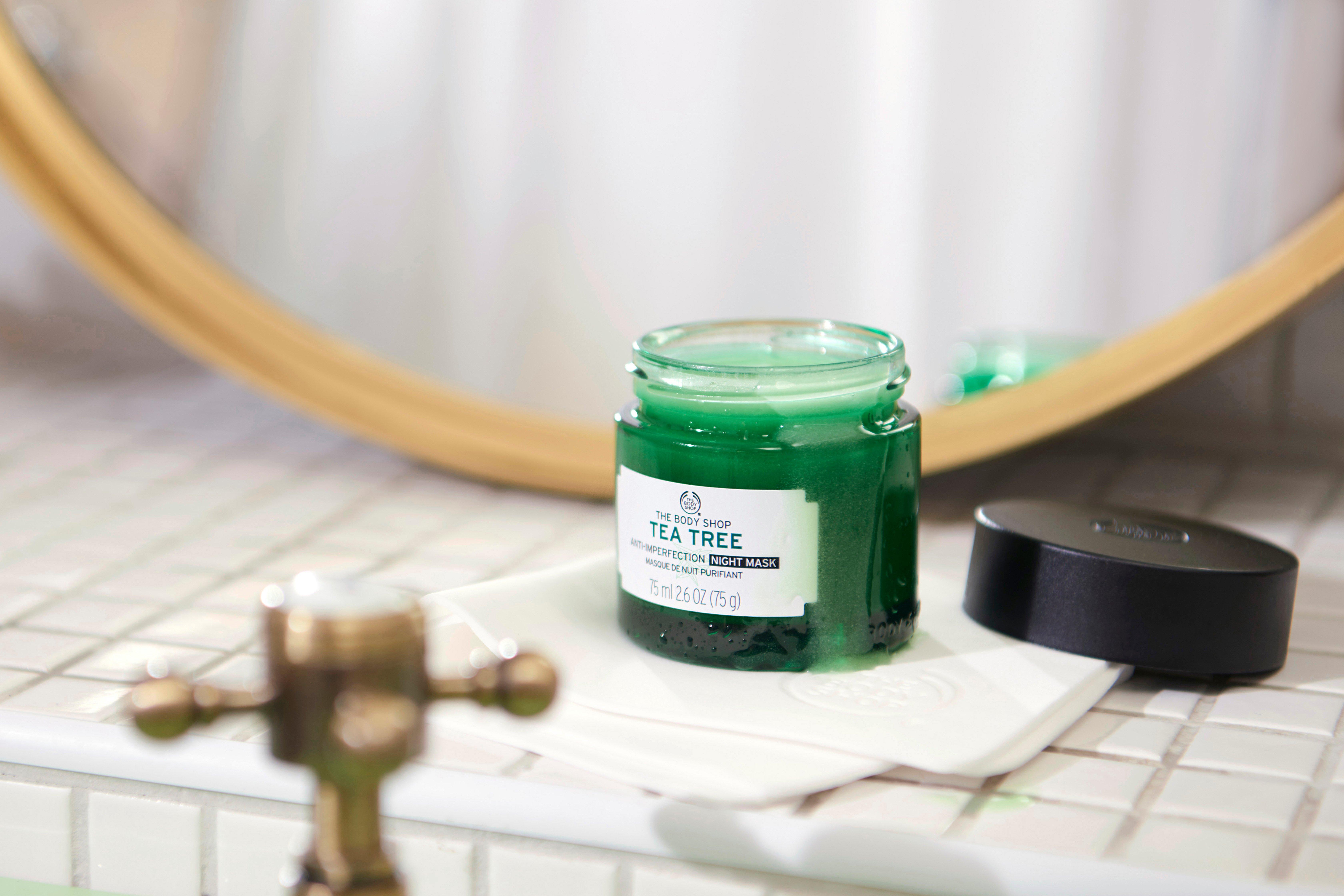 Pot of The Body Shop Tea Tree anti-imperfection night mask