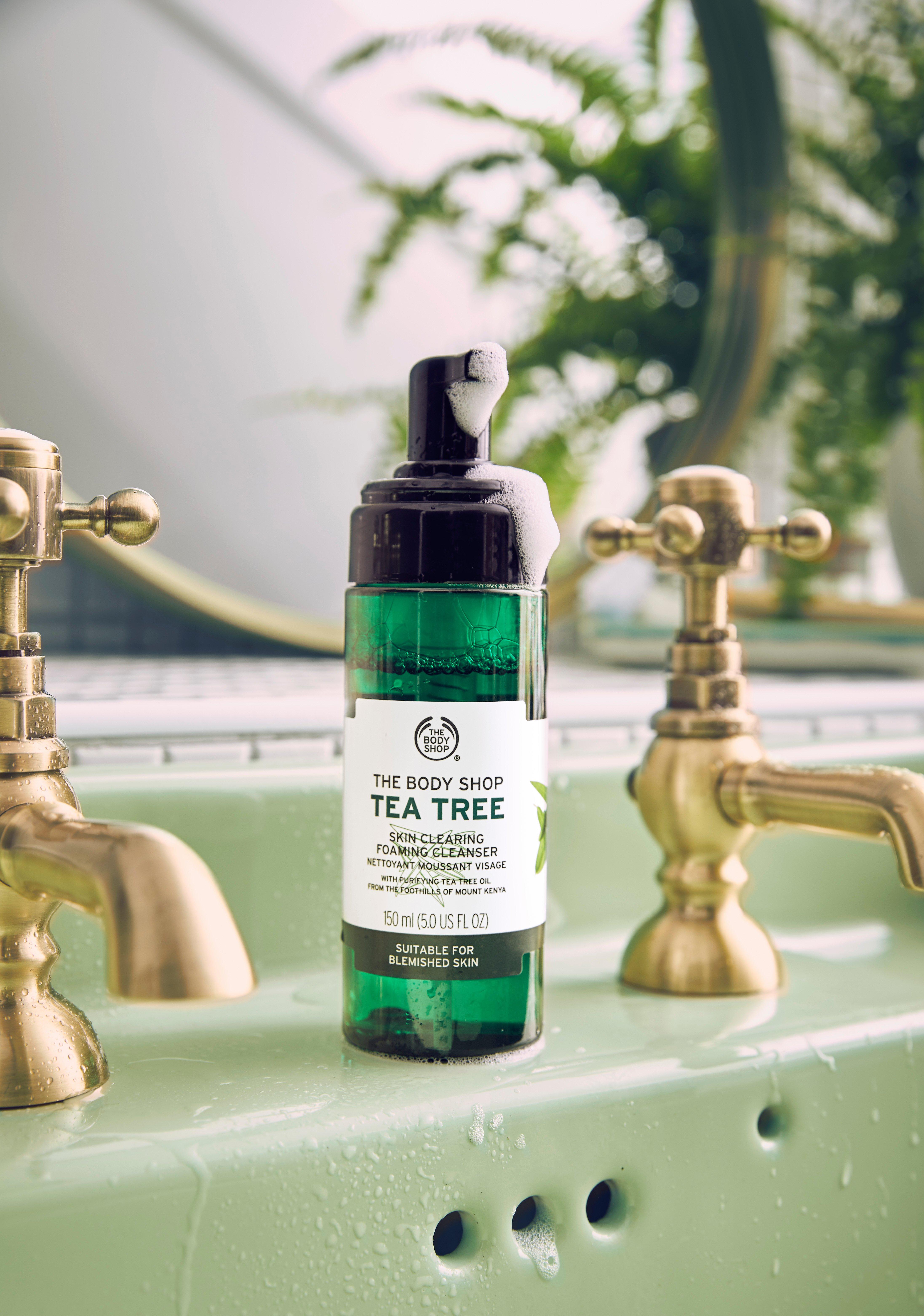 Tea Tree Reinigungsschaum Gesichtsreiniger Und Wasser The Body Shop