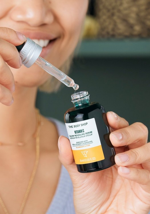 The Body Shop Vitamin C Glow Revealing Serum The Body Shop Vitamin C Glow Revealing Serum