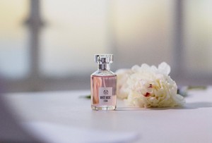 white must flora bottle white must flora bottle