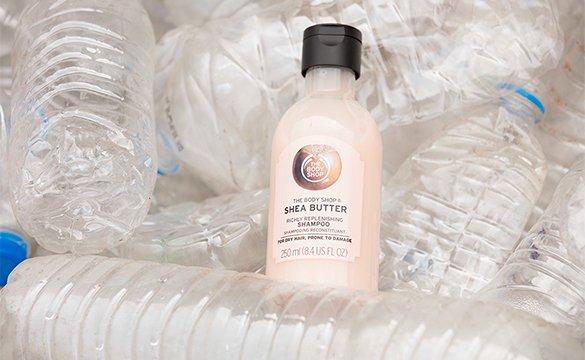 Bouteilles en plastique et produit The Body Shop